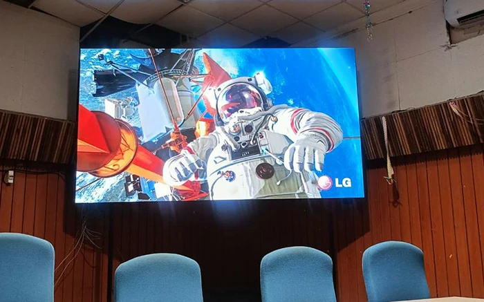 P2.5 indoor Active LED display installed at Jharkhand Government School in Dumka for smart classroom learning and school presentations.